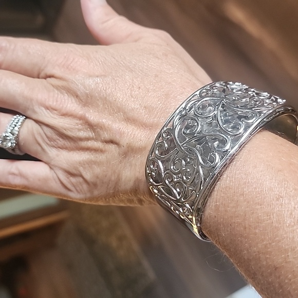 Designer Sterling Silver Cuff Bracelet 3D Gallery Heavy Scroll Hearts heart - Picture 14 of 14